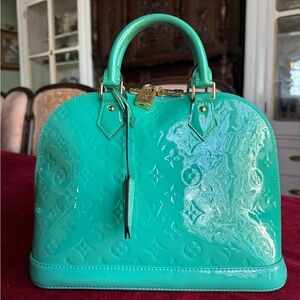 💯 Guaranteed Authentic Louis Vuitton Alma PM Vernis 🥀🥀FIRM PRICE🥀🥀